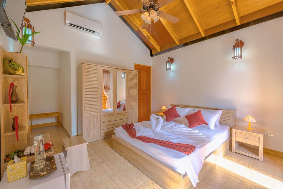Bed, Photo of the whole room, Bedroom, towels, wardrobe