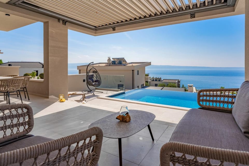 Pool view, Swimming pool