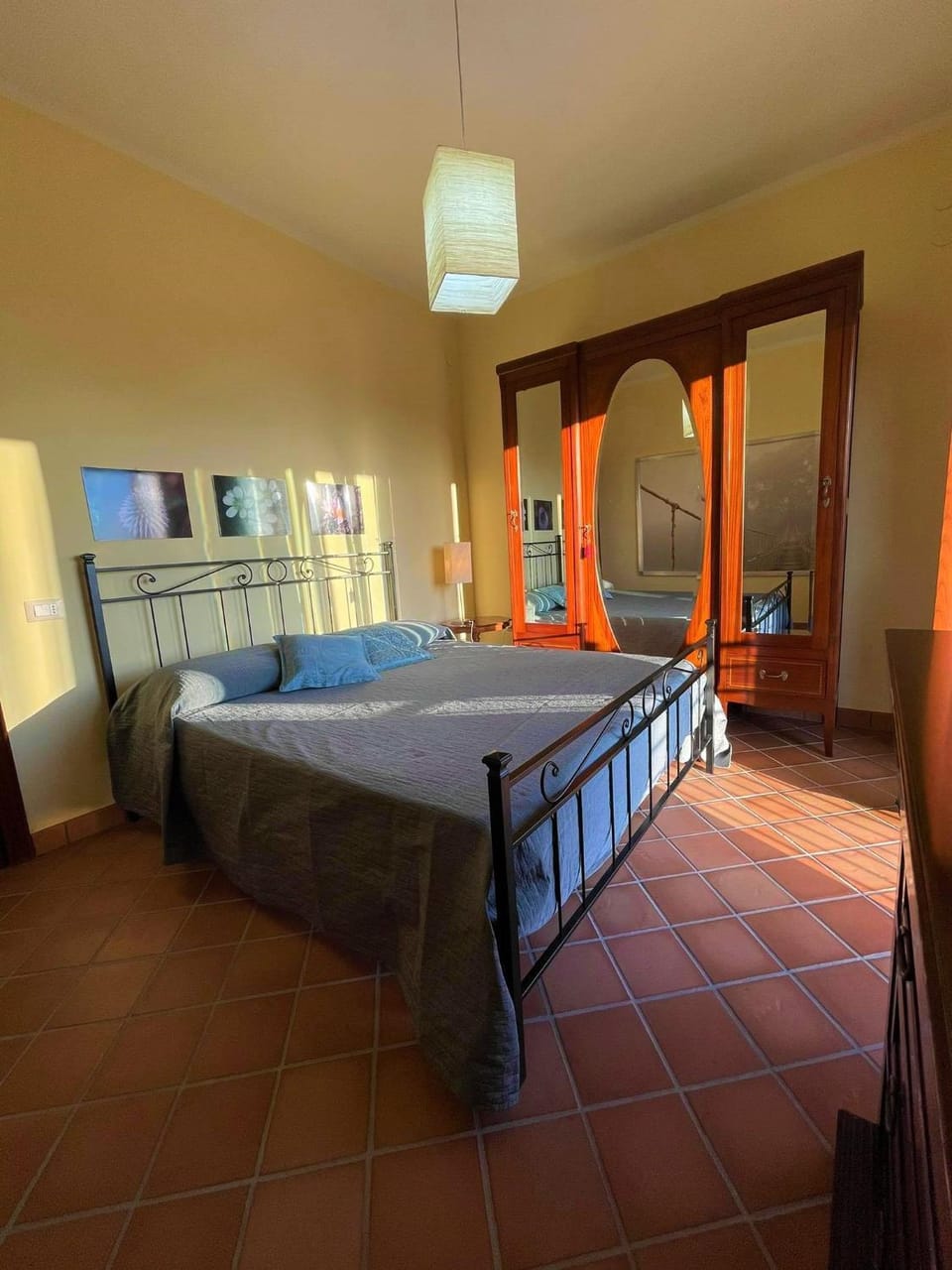 Bed, Photo of the whole room