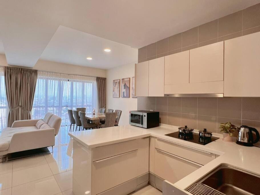 Bed, TV and multimedia, Kitchen or kitchenette, Living room, Seating area, Dining area, Bedroom, minibar, stove
