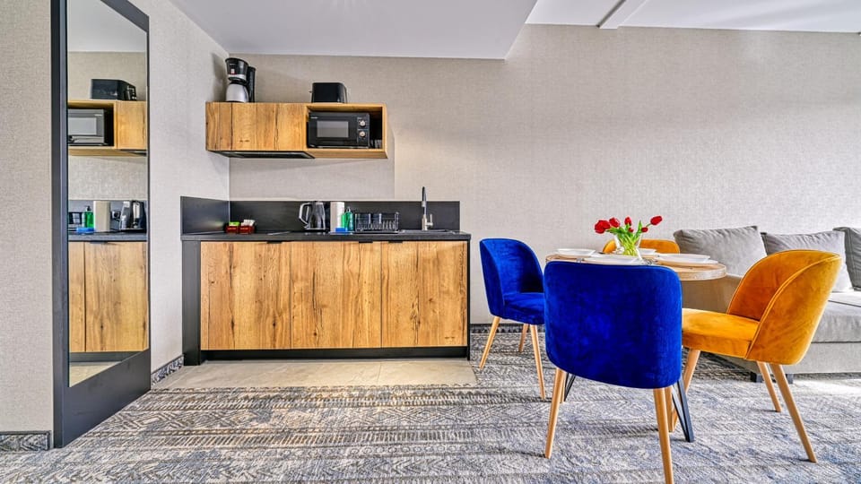 Kitchen or kitchenette, stove