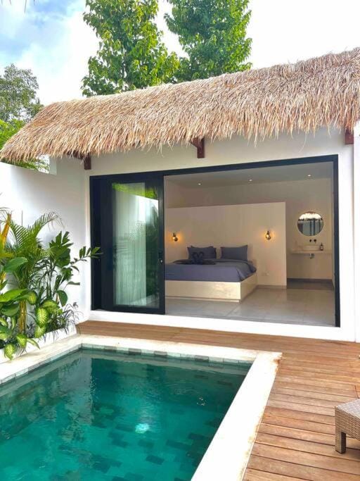 Patio, Day, Natural landscape, Garden, Pool view, Swimming pool