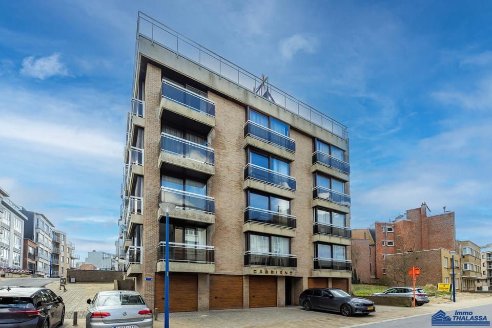 Property building, Location