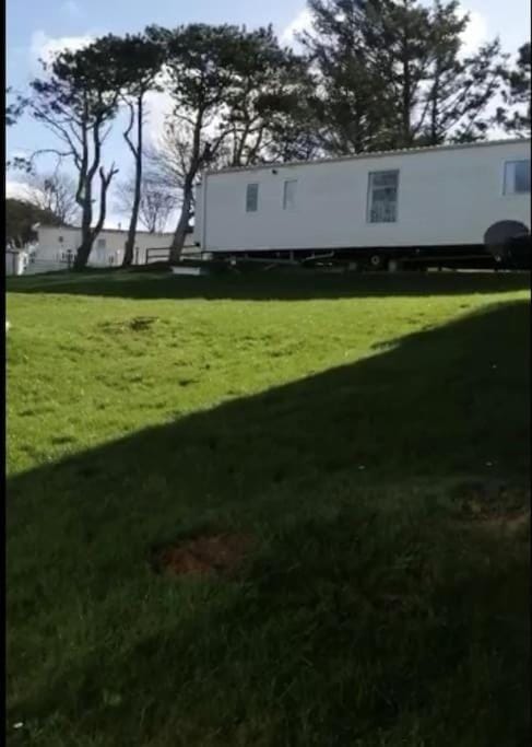 2 Bedroom Caravan Porth Newquay Bay Resort Newquay Cornwall WIFI Decking Apartment in England