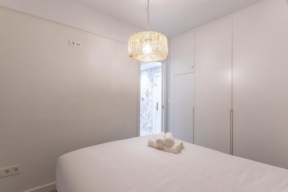 Bed, Photo of the whole room, Bedroom, wardrobe