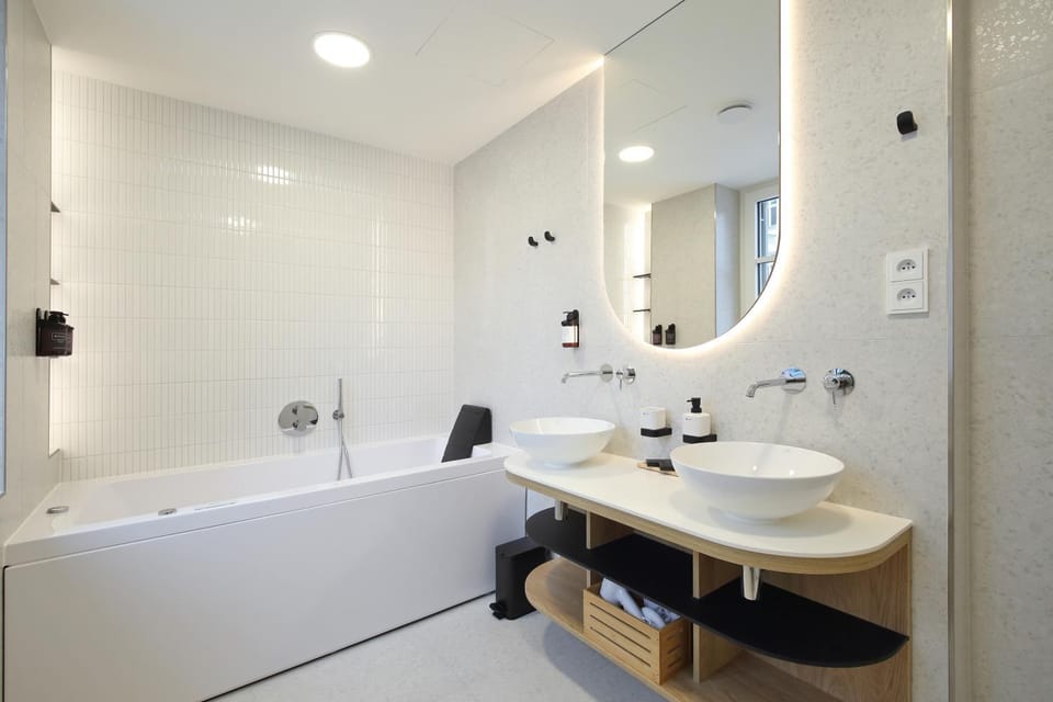 Bathroom, Bath