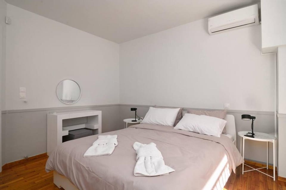 Gly3 65m2 sunshine oasis in Glyfada Apartment in South Athens