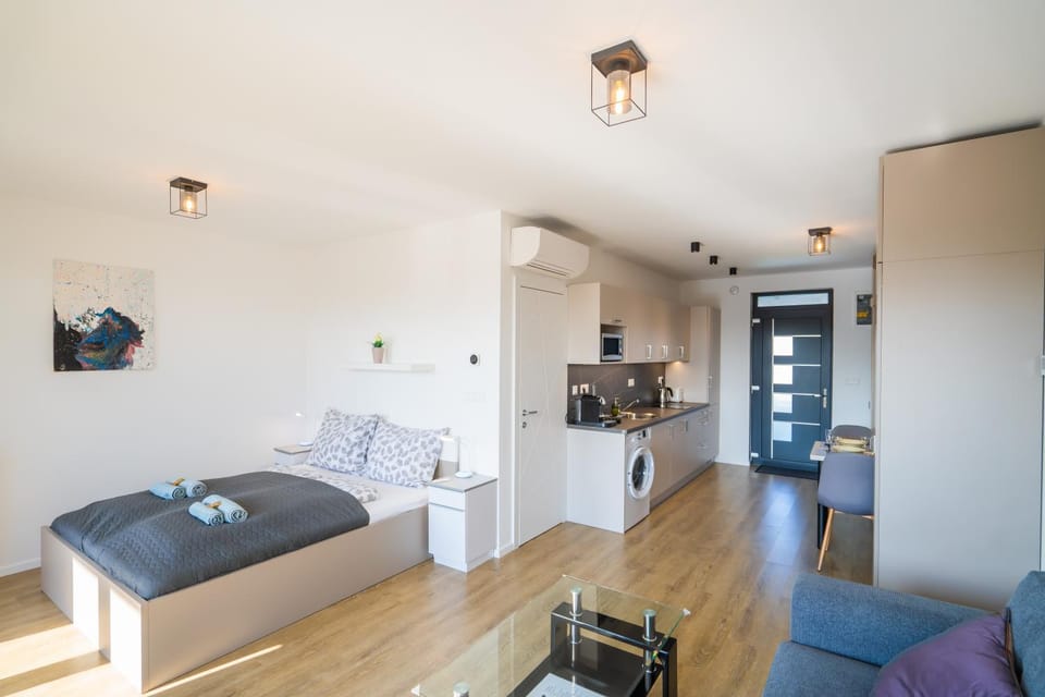 Bed, Photo of the whole room, kitchen