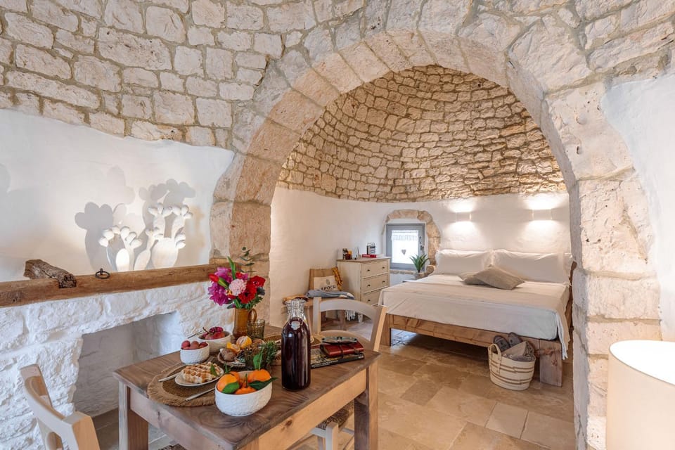 Bed, Photo of the whole room, Bedroom, Food
