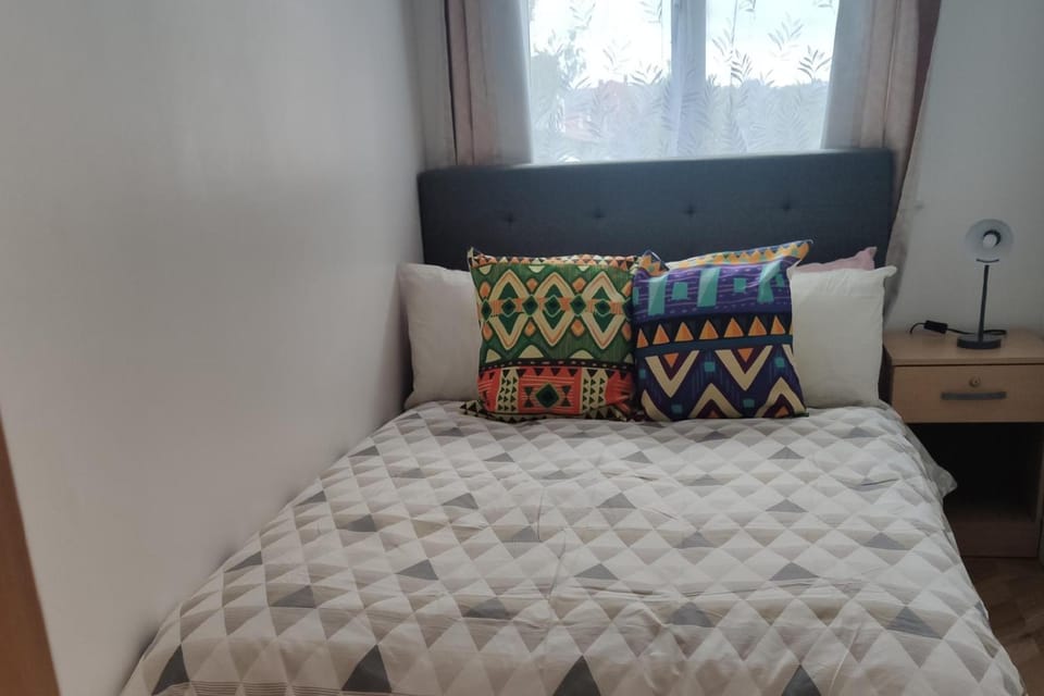 Apartment - Sleeps 4 - Parking - WiFi Apartment in Colchester