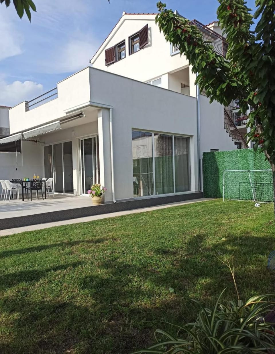 Property building, Garden
