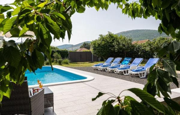 Garden, Pool view, Swimming pool, sunbed
