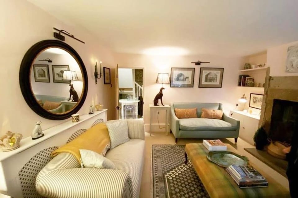 TV and multimedia, Living room, Photo of the whole room, Seating area