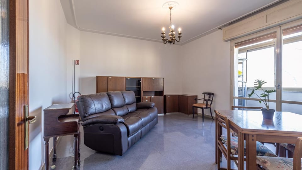 View (from property/room), Balcony/Terrace, Living room, Seating area, Dining area