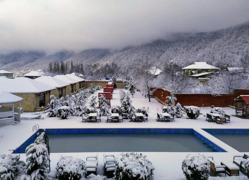 Day, Natural landscape, Winter, Swimming pool
