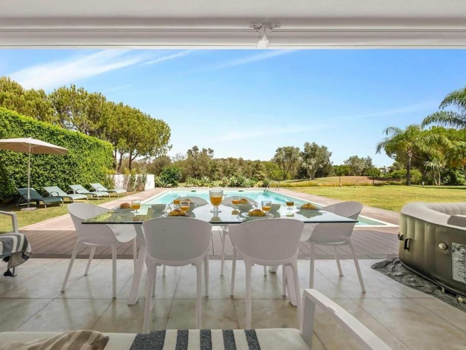 Villa Laguna 25 by Stay ici Villa in Olhos de Água