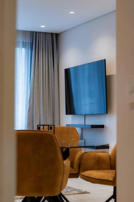 Outstanding 2BR Sandton with a View Apartment in Sandton