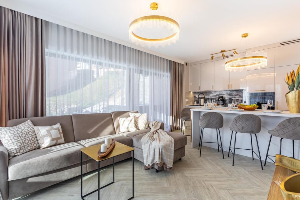 Kitchen or kitchenette, Living room