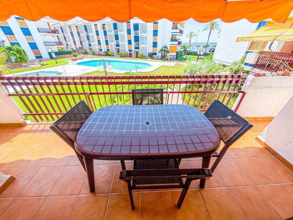 LITORAL COSTA DORADA - PLAYA AZUL Only families Apartment in Cambrils