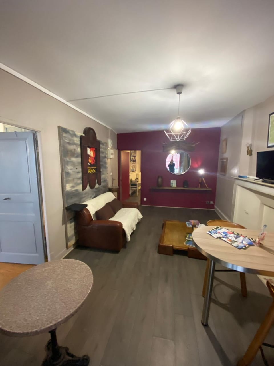 TV and multimedia, Living room, Seating area, Dining area