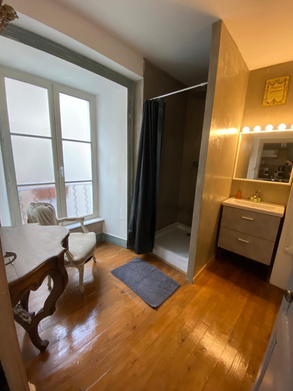 Bathroom, pet friendly