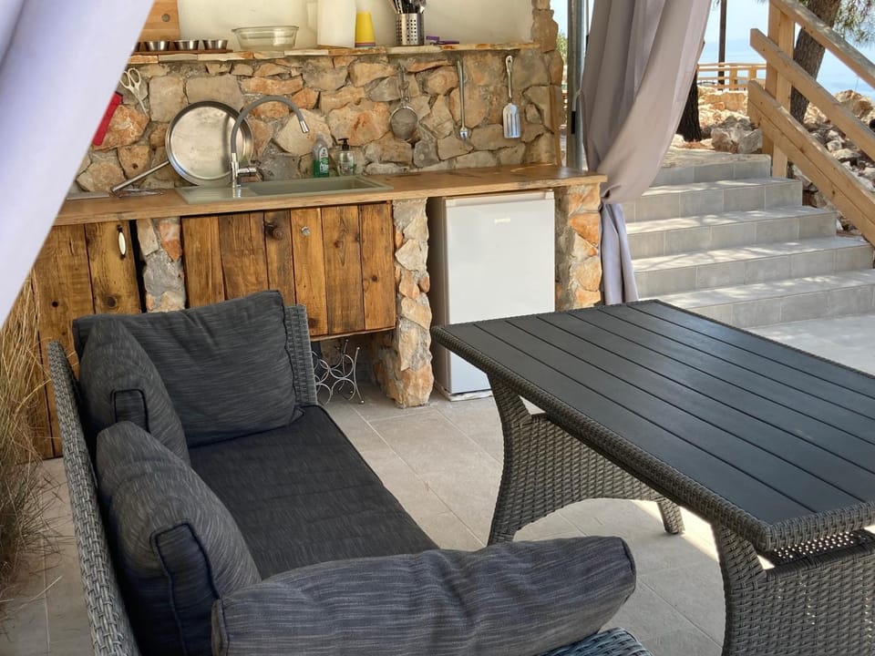 Patio, Balcony/Terrace, Kitchen or kitchenette, Dining area