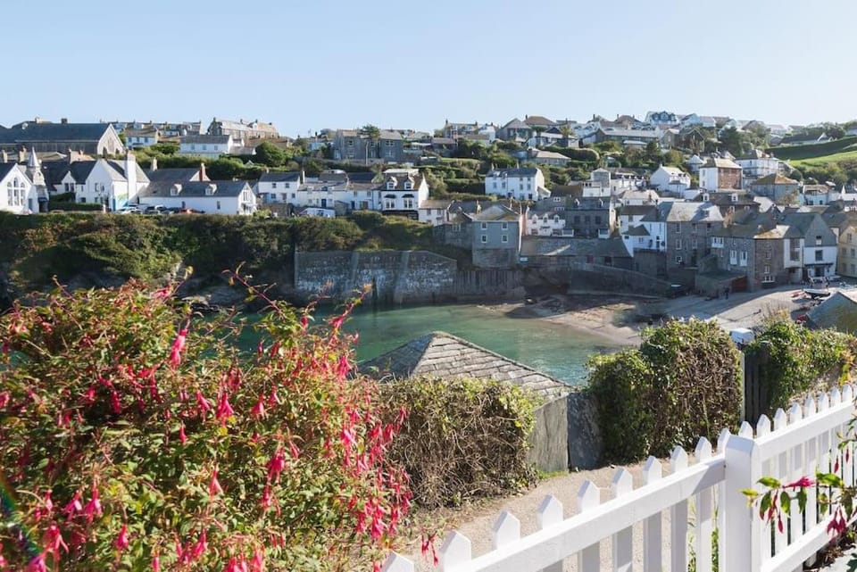 White House, Port Isaac Bay Holidays House in Port Isaac