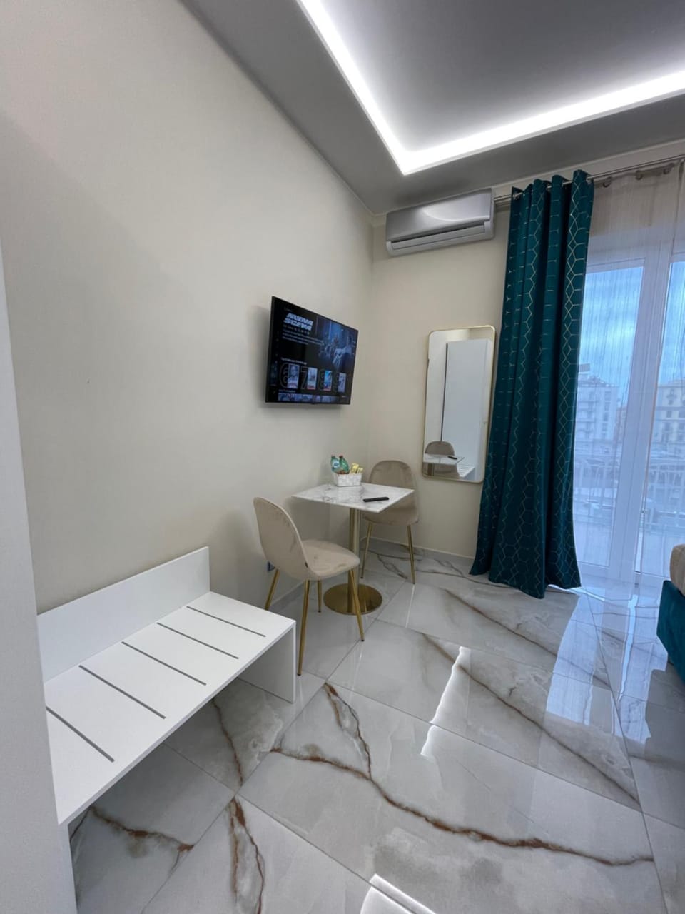 Living room, Seating area, Dining area