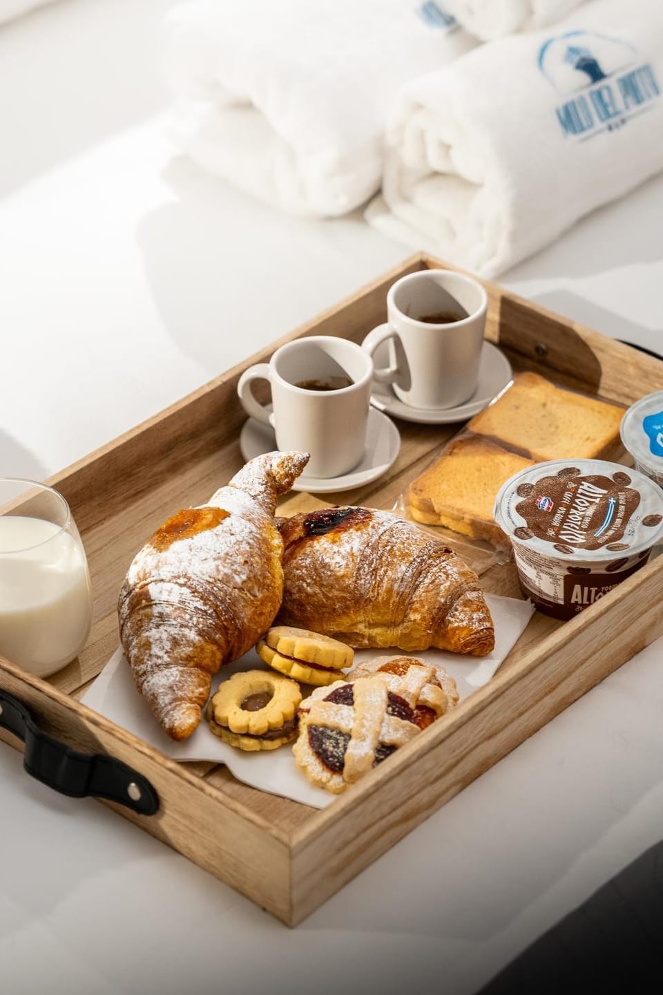 Bed, Food and drinks, Photo of the whole room, Bedroom, Food, Breakfast, Italian breakfast