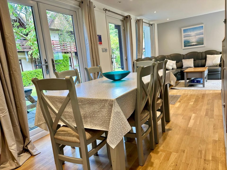 Luxury Modern Costal Escape & Pool House in Hayle