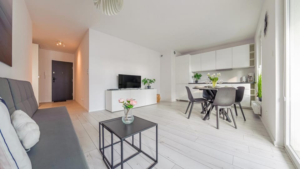 TV and multimedia, Kitchen or kitchenette, Living room, Seating area, Dining area