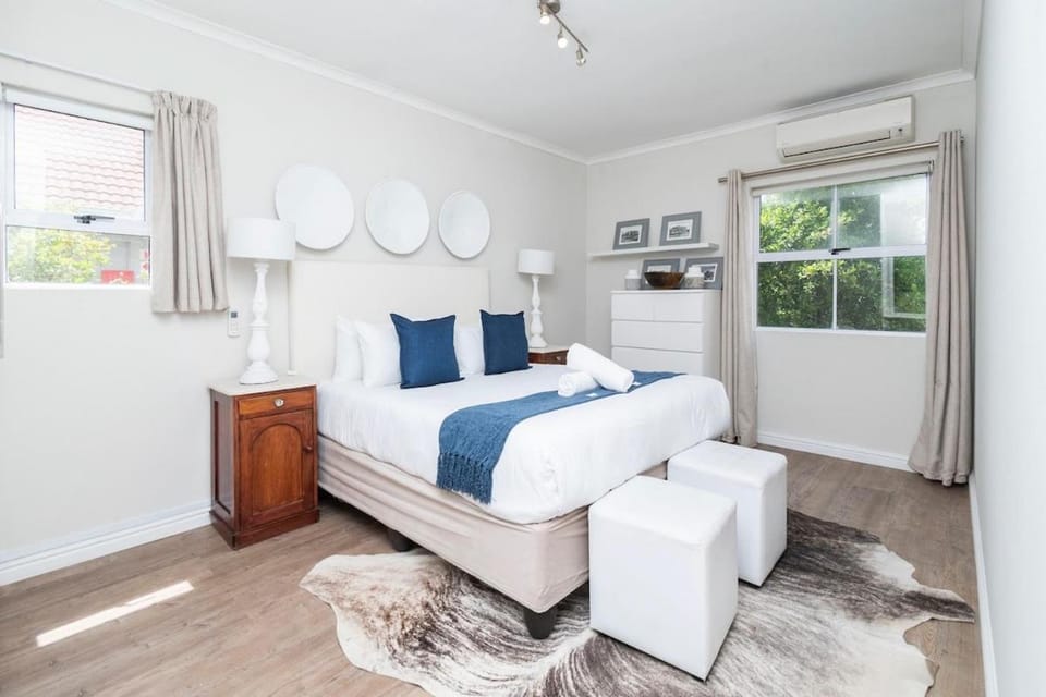 Green Point Living with Stadium View Apartment in Cape Town