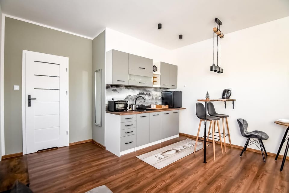 Coffee/tea facilities, Kitchen or kitchenette, Dining area