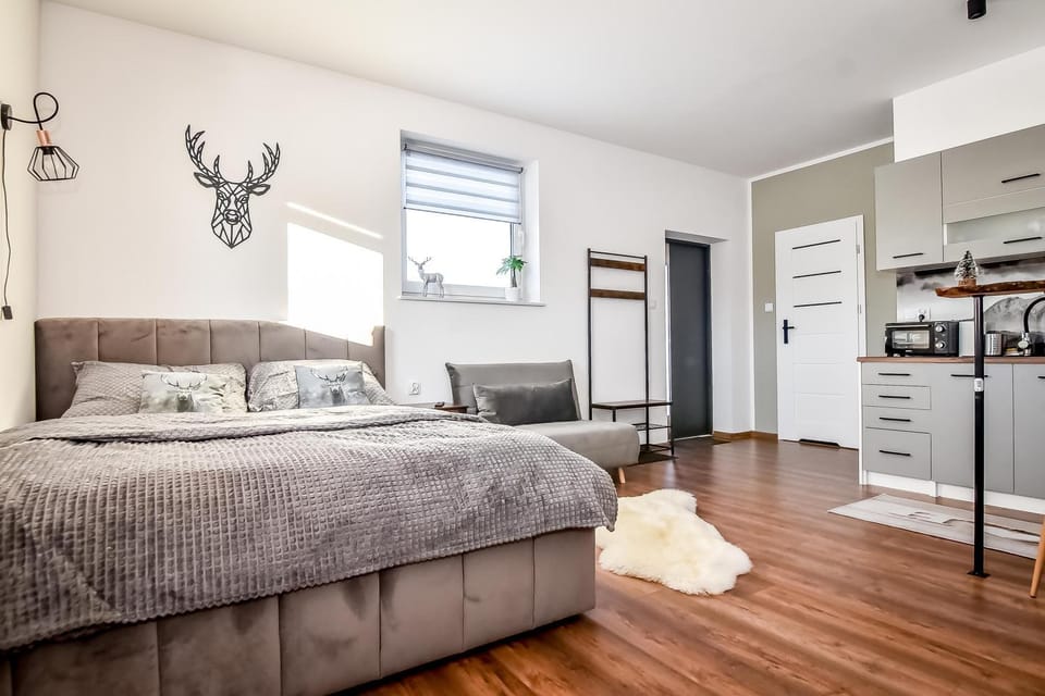 Bed, Kitchen or kitchenette, Photo of the whole room, Bedroom, towels