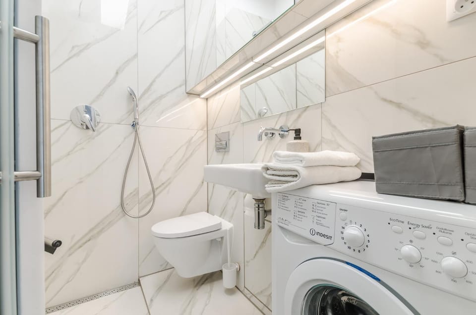Shower, Toilet, Bathroom, washing machine