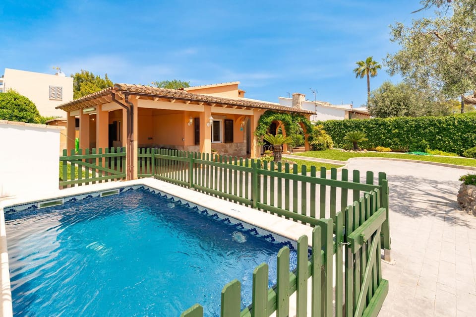 Property building, Patio, Day, Garden, Pool view, Swimming pool