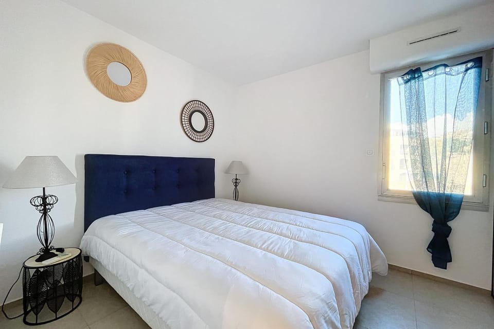 Pretty cocoon with harbour view Apartment in Porto-Vecchio