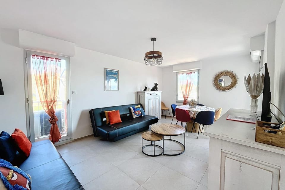 Pretty cocoon with harbour view Apartment in Porto-Vecchio
