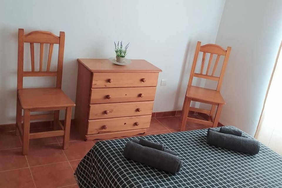 Photo of the whole room, Bedroom, towels