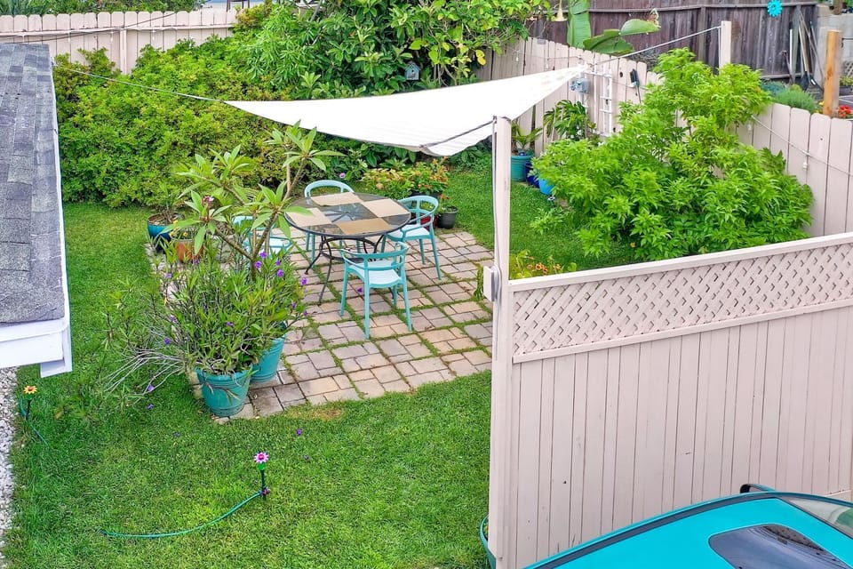 Walk To Beach - EV Charger - Outdoor Dining - 2BR House in Carlsbad