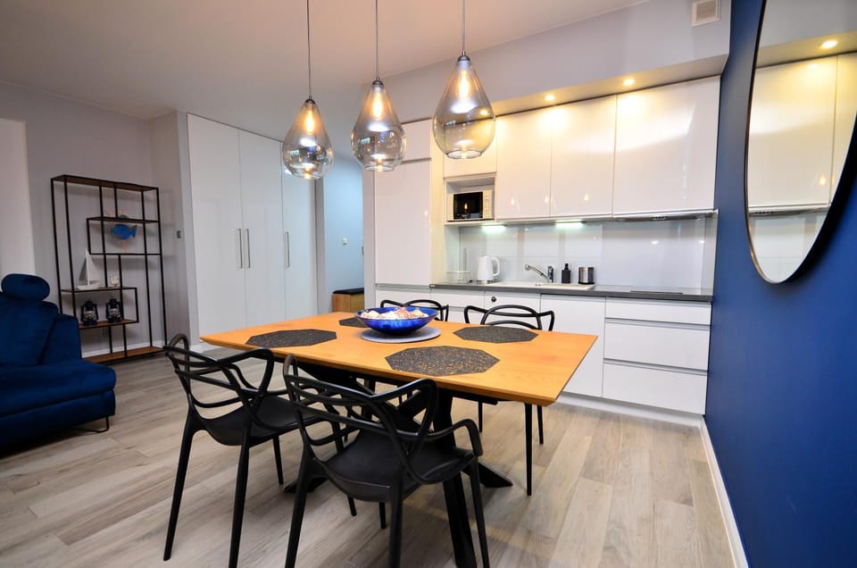 Kitchen or kitchenette, Dining area, dishwasher, minibar, pet friendly, stove