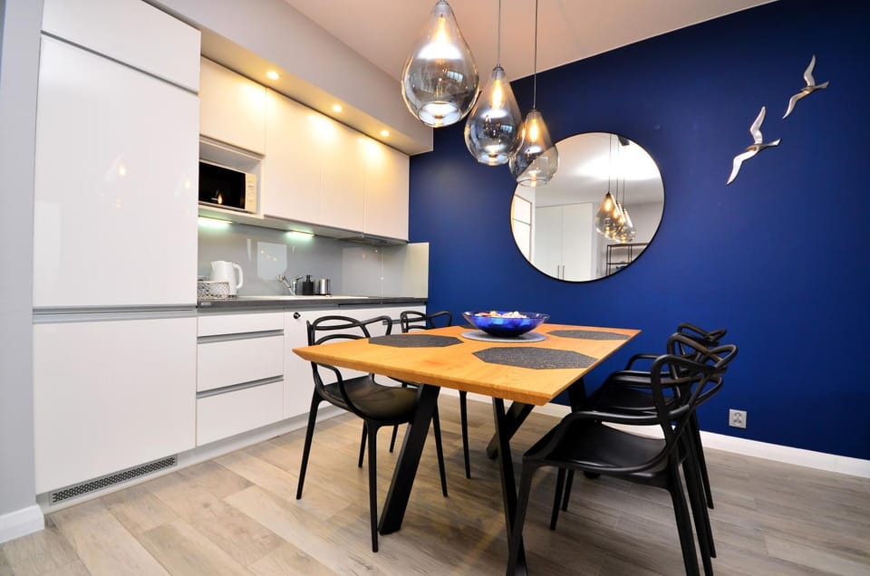 Kitchen or kitchenette, Dining area, minibar, pet friendly, stove