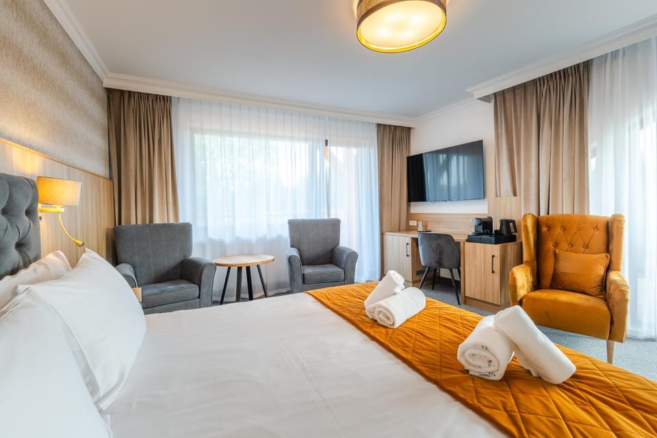 Hotel Mazurkowa & Wesela & Imprezy & Konferencje Jelenia Góra, obok restauracja Mazurkowa Chata Hotel in Lower Silesian Voivodeship
