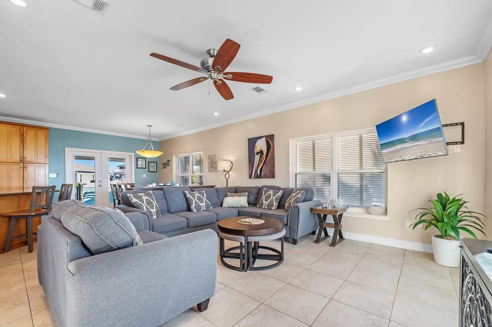 Family Tides Beach House House in Pensacola Beach