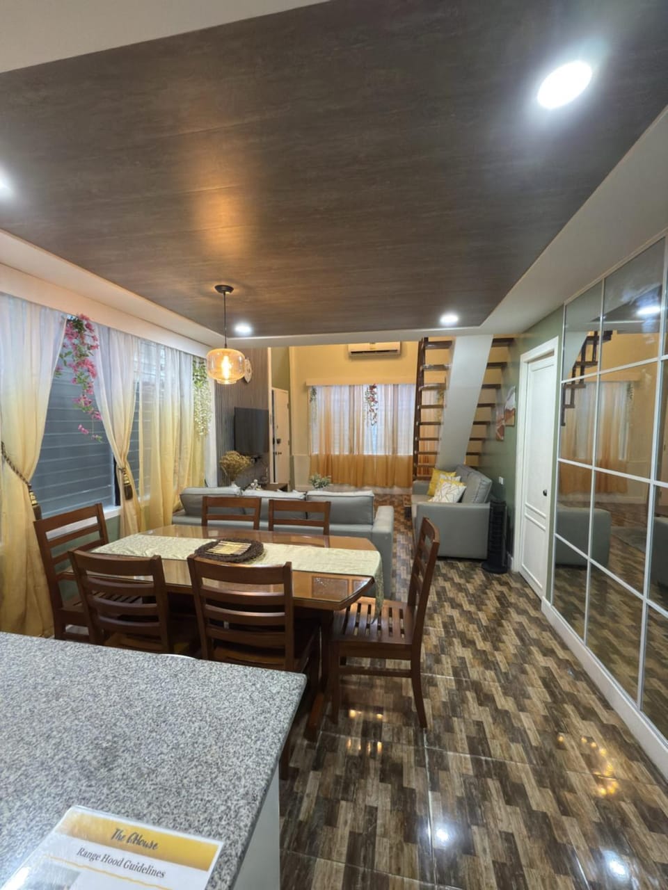 Living room, Dining area