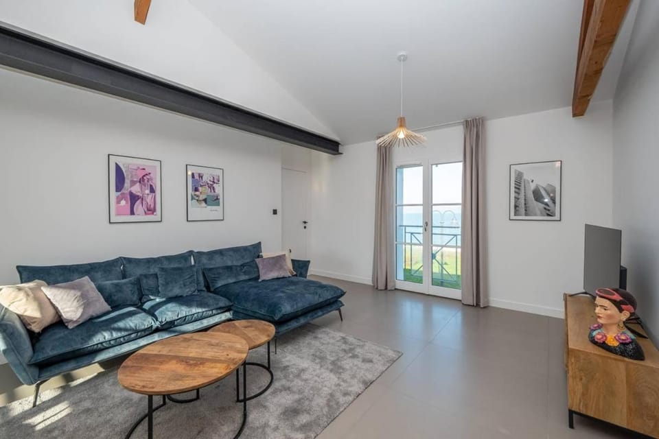 Appartement neuf vue mer au coeur de la Flotte Apartment in La Flotte