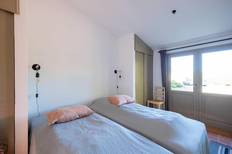 Maison de famille donnant sur le Golf et le Fier d'Ars dans un parc de 7500m2 Villa in Nouvelle-Aquitaine