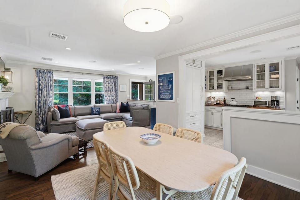 Steve's Place: Heated Pool, 3BR Southold Home, Beach House in Southold