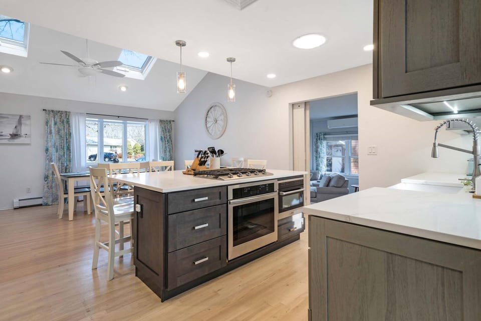 Poppy's Hampton House:Large Yard,Beach,Newly Renovated House in The Hamptons