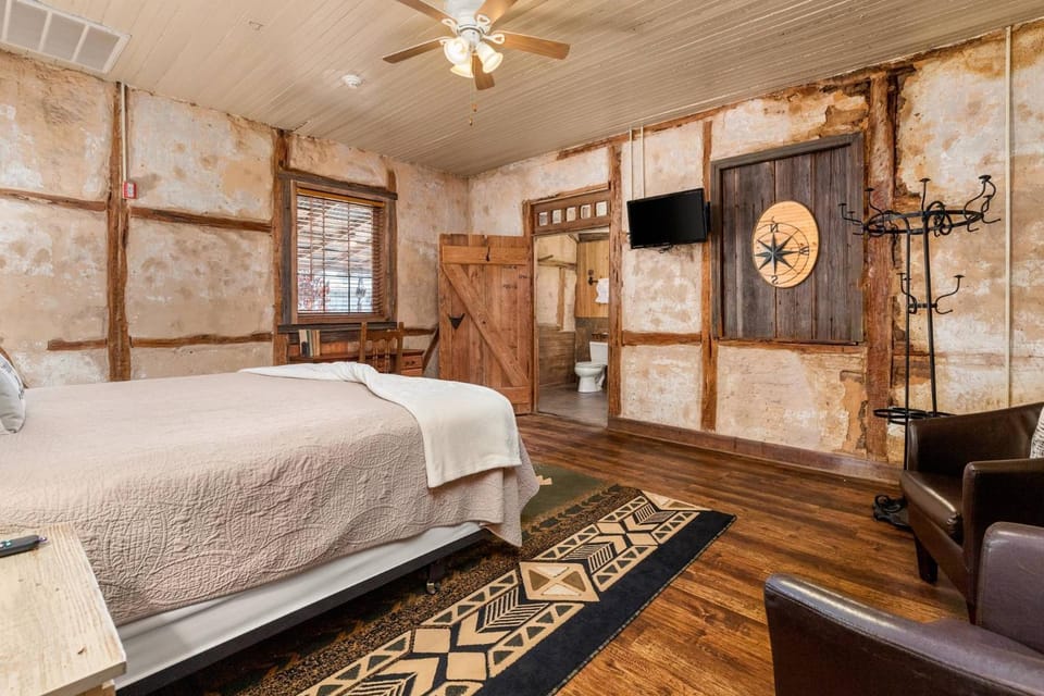#4 The Judge's Chamber House in New Braunfels